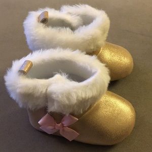 🌟HOST PICK🌟 Adorable Baby Booties 🎀
